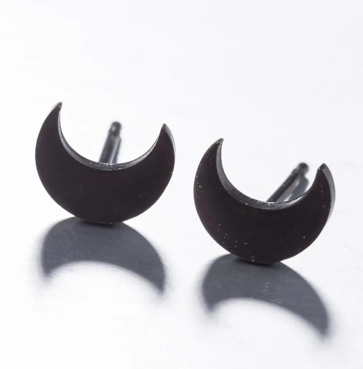 1 Pair Cute Simple Style Classic Style Moon Stainless Steel 18k Gold Plated Ear Studs