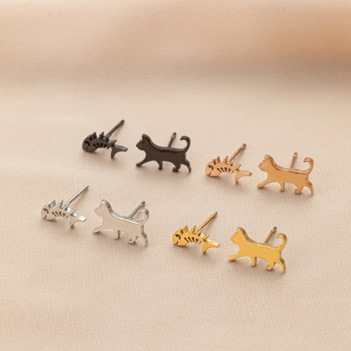 1 Pair Cute Simple Style Dog Cat Flower Polishing Hollow Out 304 Stainless Steel 18K Gold Plated Ear Studs