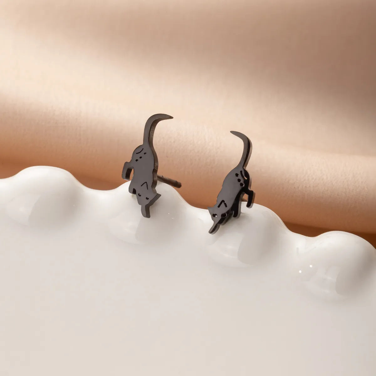 1 Pair Cute Simple Style Dog Cat Irregular Polishing Plating 304 Stainless Steel 18K Gold Plated Ear Studs