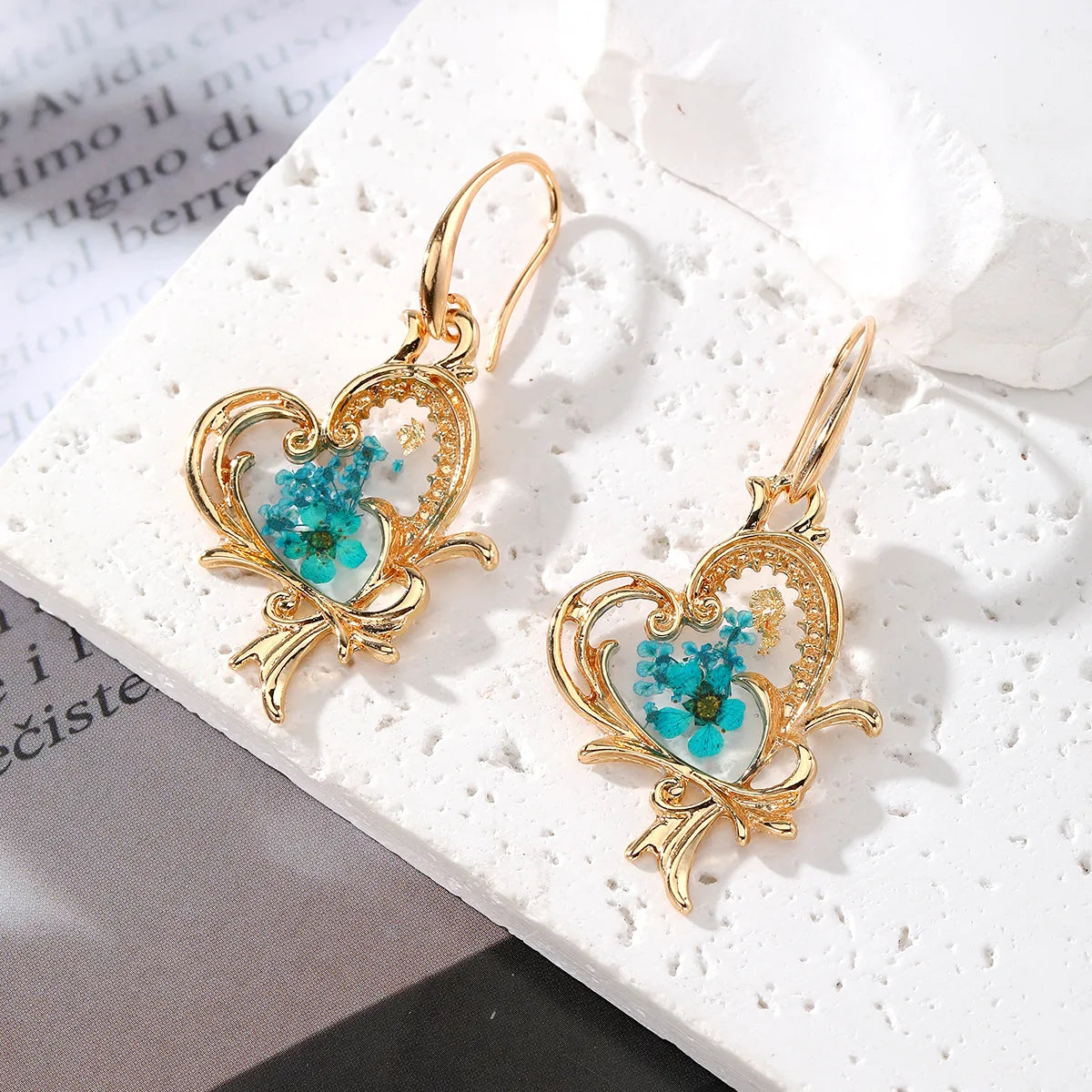 1 Pair Cute Simple Style Flower Petal Alloy Dried Flower Resin Drop Earrings