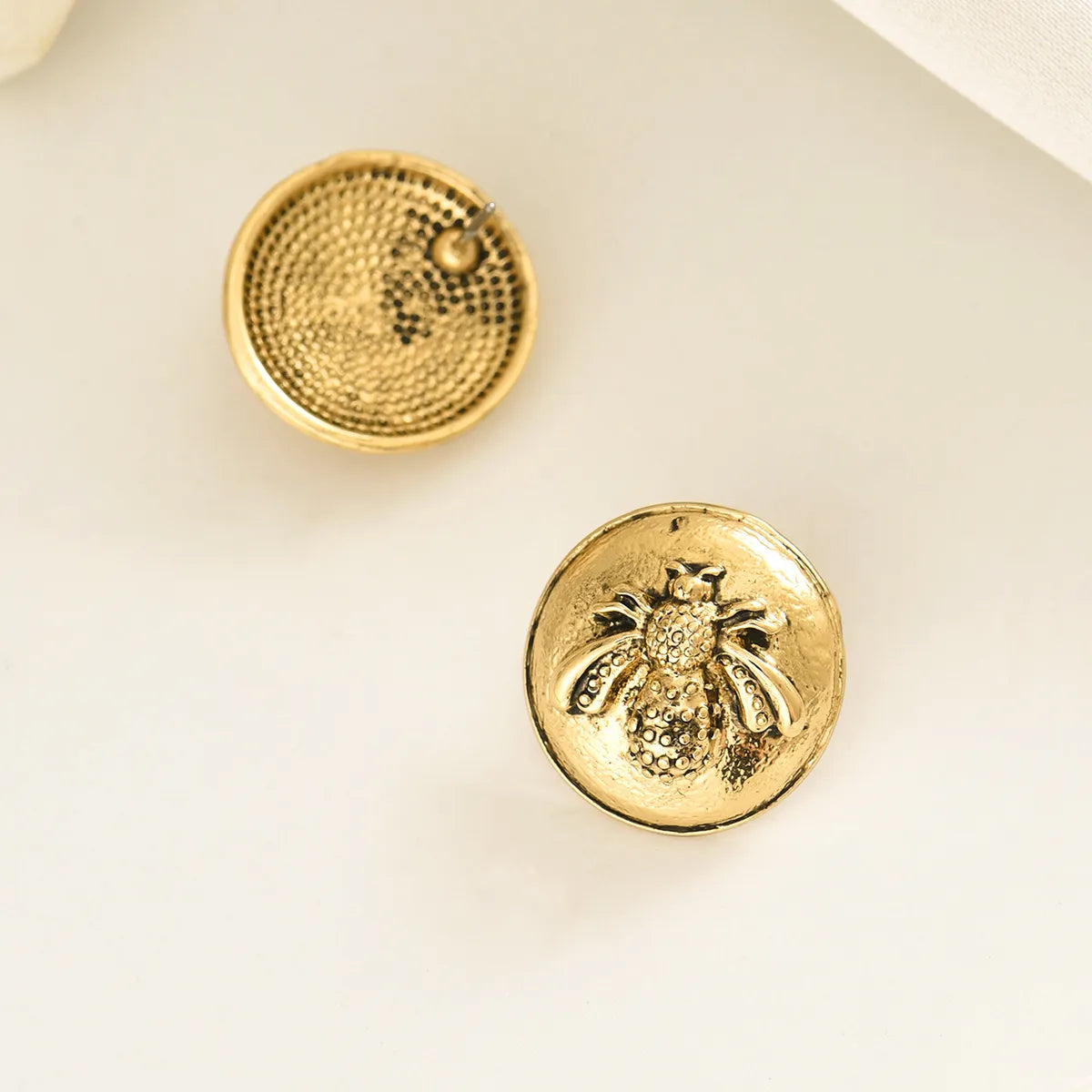 1 Pair Cute Simple Style Round Bee Zinc Alloy Ear Studs