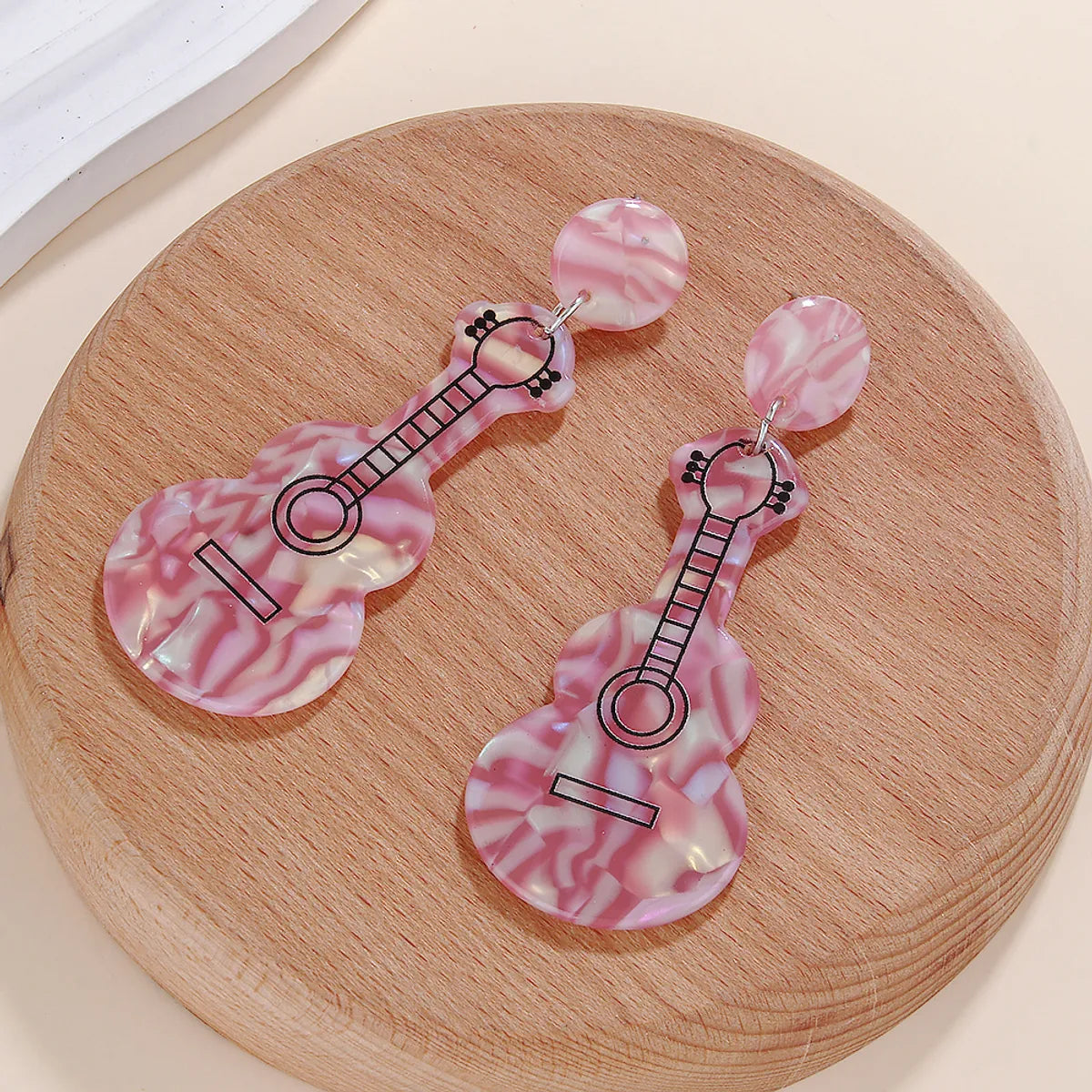 1 Pair Cute Sweet Artistic Guitar Polishing Arylic Drop Earrings