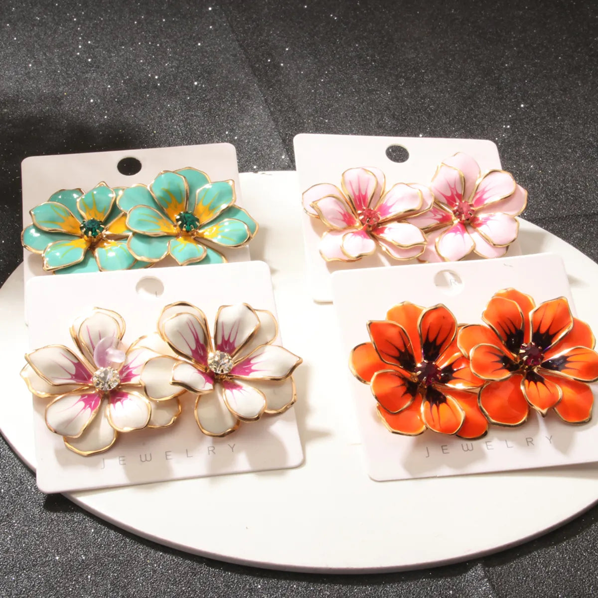 1 Pair Elegant Artistic Flower Enamel Inlay Alloy Rhinestones Ear Studs