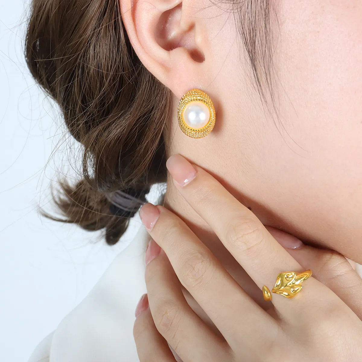 1 Pair Elegant Baroque Style C Shape Plating Inlay Titanium Steel Artificial Pearls 18K Gold Plated Ear Studs