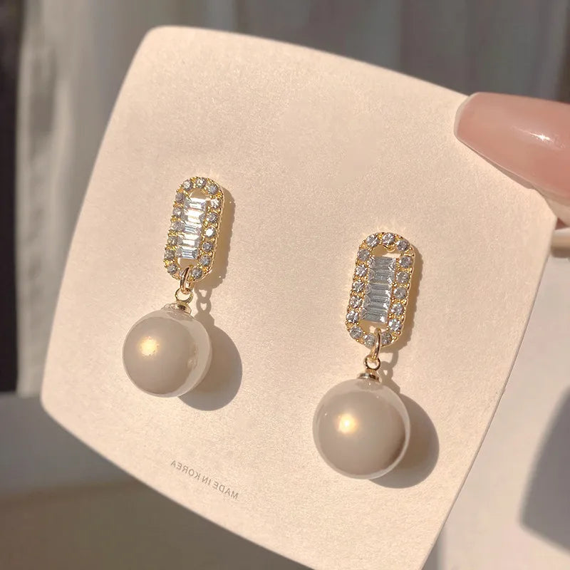 1 Pair Elegant Basic Simple Style Geometric Inlay Imitation Pearl Alloy Zircon Drop Earrings