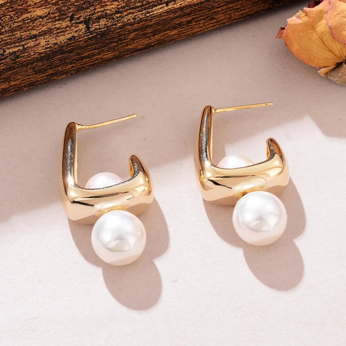 1 Pair Elegant C Shape Pearl Windmill Plating Inlay Arylic Copper Zircon Ear Studs