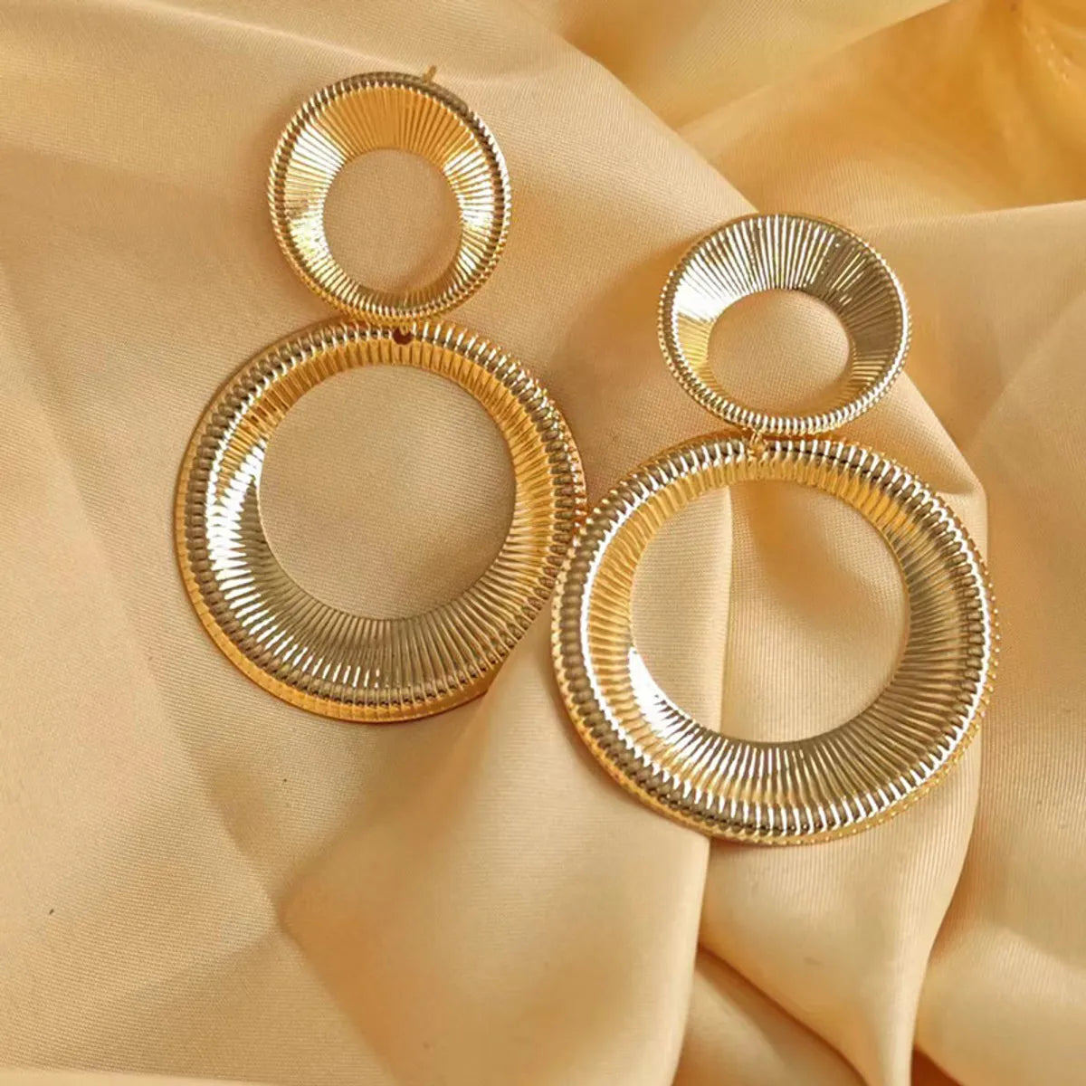 1 Pair Elegant Circle Plating Metal Drop Earrings