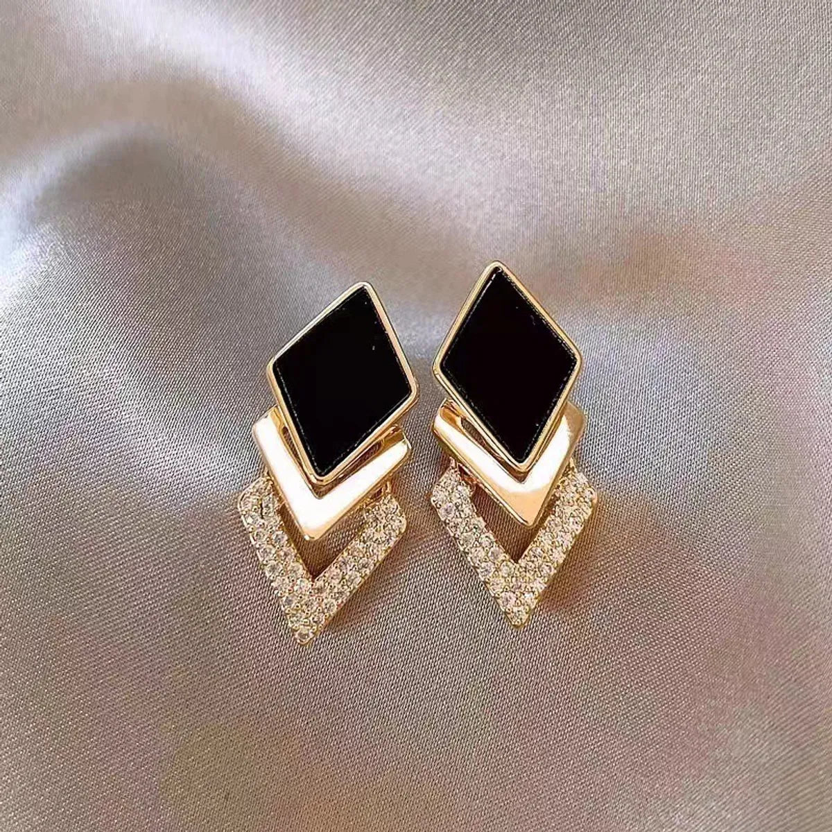 1 Pair Elegant Classic Style Artistic Rhombus Patchwork Plating Metal Alloy Ear Studs