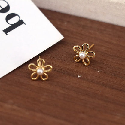 1 Pair Elegant Classic Style Heart Shape Flower Bow Knot Inlay Copper Artificial Pearls Imitation Pearl Zircon 18K Gold Plated Drop Earrings Ear Studs