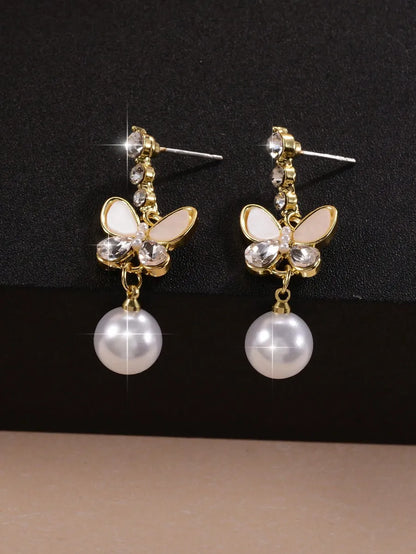 1 Pair Elegant Classic Style Shiny Butterfly Inlay Copper Rhinestones Pearl Drop Earrings