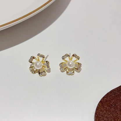 1 Pair Elegant Classic Style Streetwear Flower Petal Inlay Alloy Artificial Pearls Ear Studs