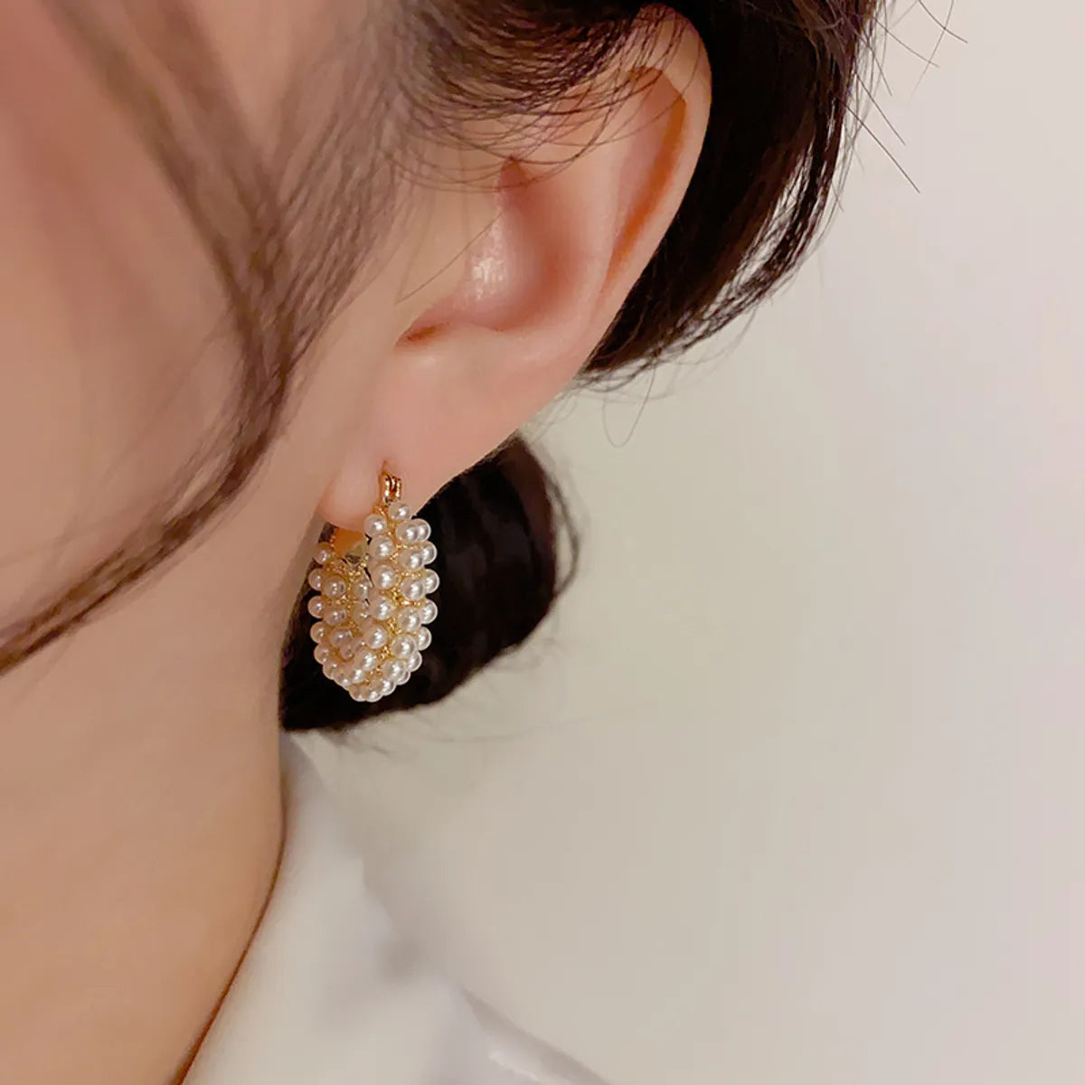 1 Pair Elegant Classic Style Streetwear U Shape Inlay Alloy Artificial Pearls Earrings