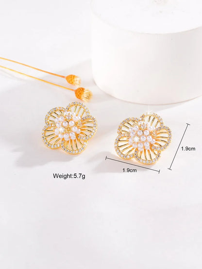 1 Pair Elegant Classical Shiny Flower Hollow Out Inlay Alloy Artificial Pearls Rhinestones Ear Studs