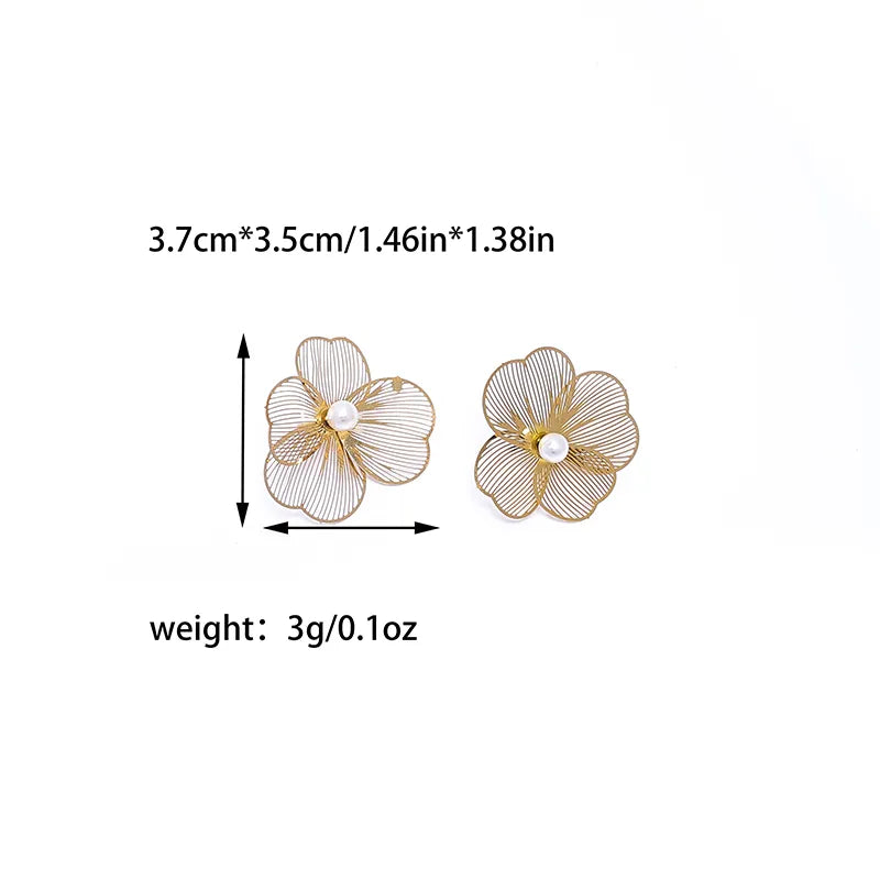 1 Pair Elegant Classical Sweet Flower Hollow Out Inlay 304 Stainless Steel Pearl 14K Gold Plated Drop Earrings Ear Studs