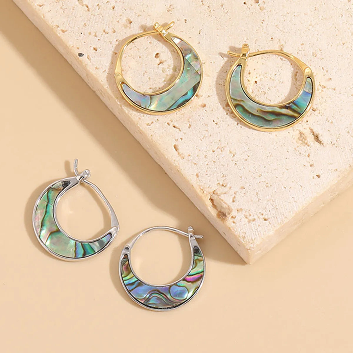 1 Pair Elegant Color Block Moon Plating Inlay Copper Shell 14k Gold Plated Hoop Earrings