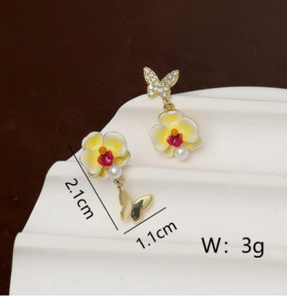 1 Pair Elegant Cute Baroque Style Flower Butterfly Asymmetrical Inlay Copper Pearl Zircon 18K Gold Plated Drop Earrings