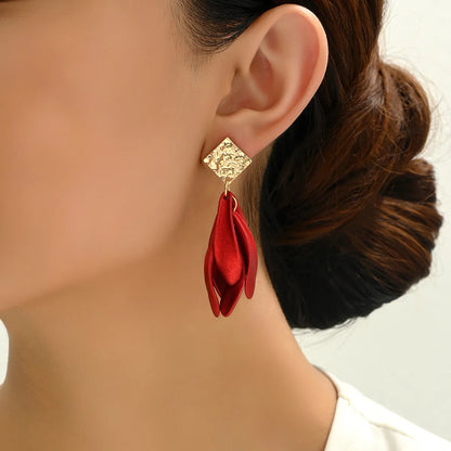 1 Pair Elegant Cute Romantic Petal Tassel Zinc Alloy Drop Earrings