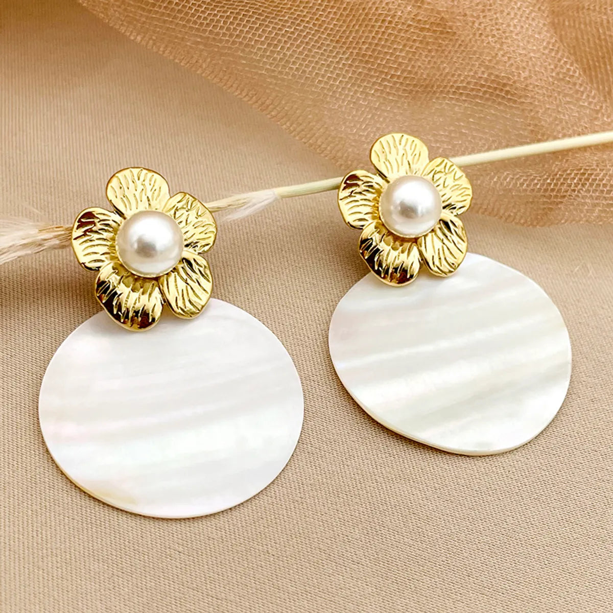 1 Pair Elegant Cute Simple Style Flower Plating Inlay Stainless Steel Shell Gold Plated Drop Earrings