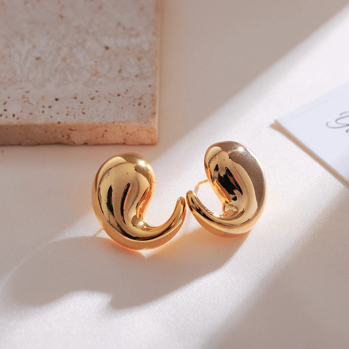 1 Pair Elegant Cute Water Droplets Croissant Solid Color Copper Ear Studs