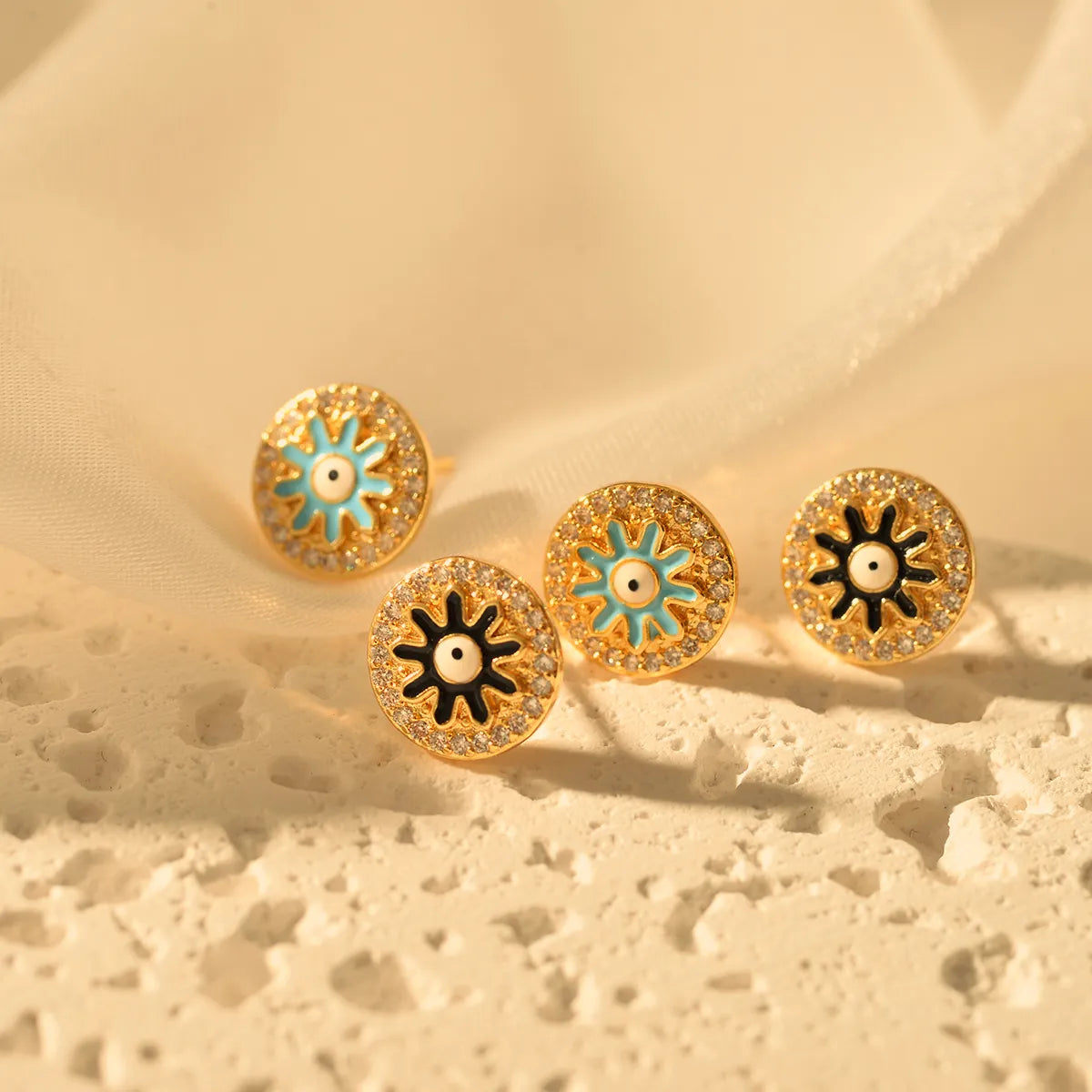 1 Pair Elegant Devil's Eye Alloy Ear Studs