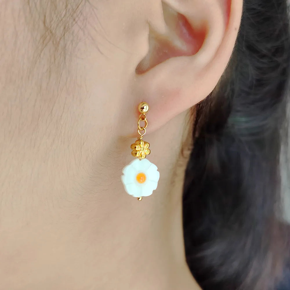 1 Pair Elegant Ethnic Style Pastoral Flower Handmade Flowers Shell Copper Gold Plated Drop Earrings