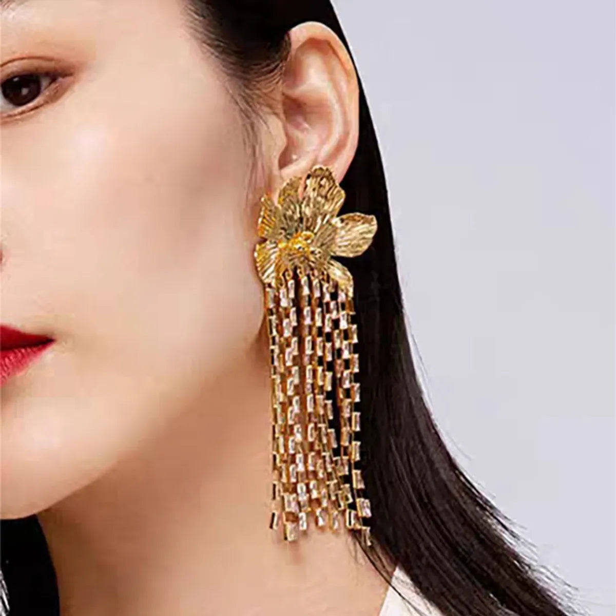 1 Pair Elegant Exaggerated Flower Plating Inlay Alloy Rhinestones Gold Plated Silver Plated Drop Earrings