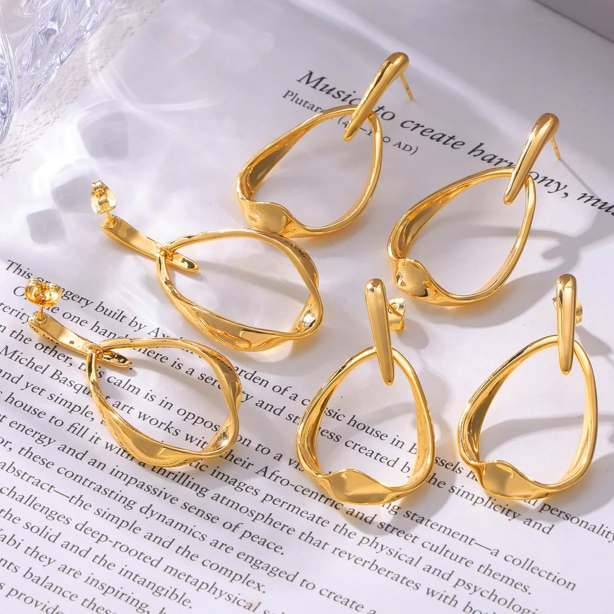 1 Pair Elegant Exaggerated Modern Style Water Droplets Copper 18K Gold Plated Drop Earrings