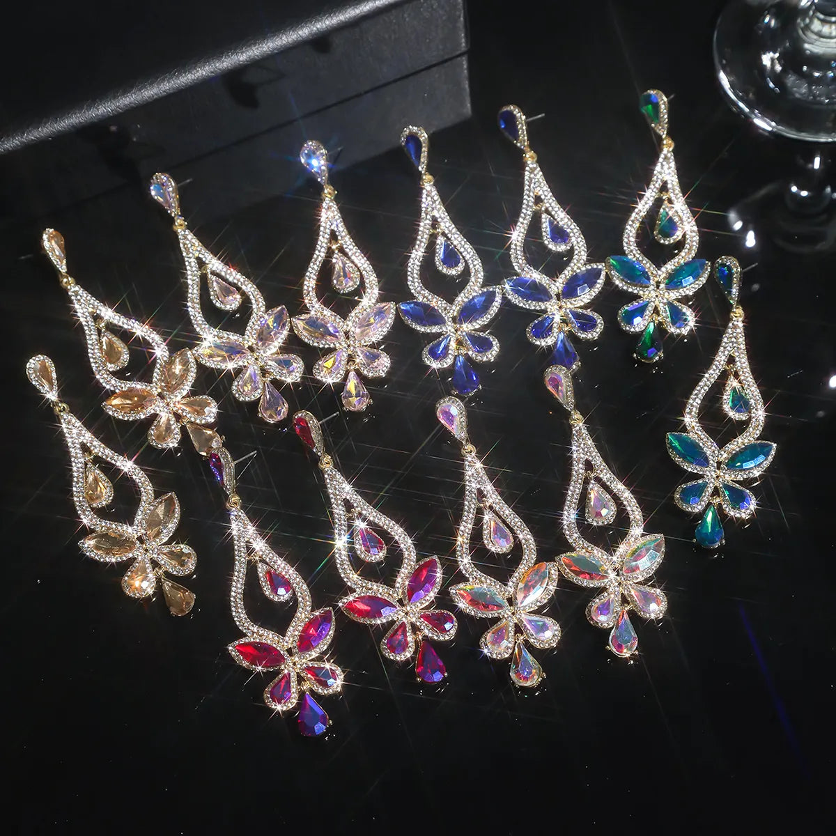 1 Pair Elegant Flower Inlay Alloy Rhinestones Zircon Drop Earrings