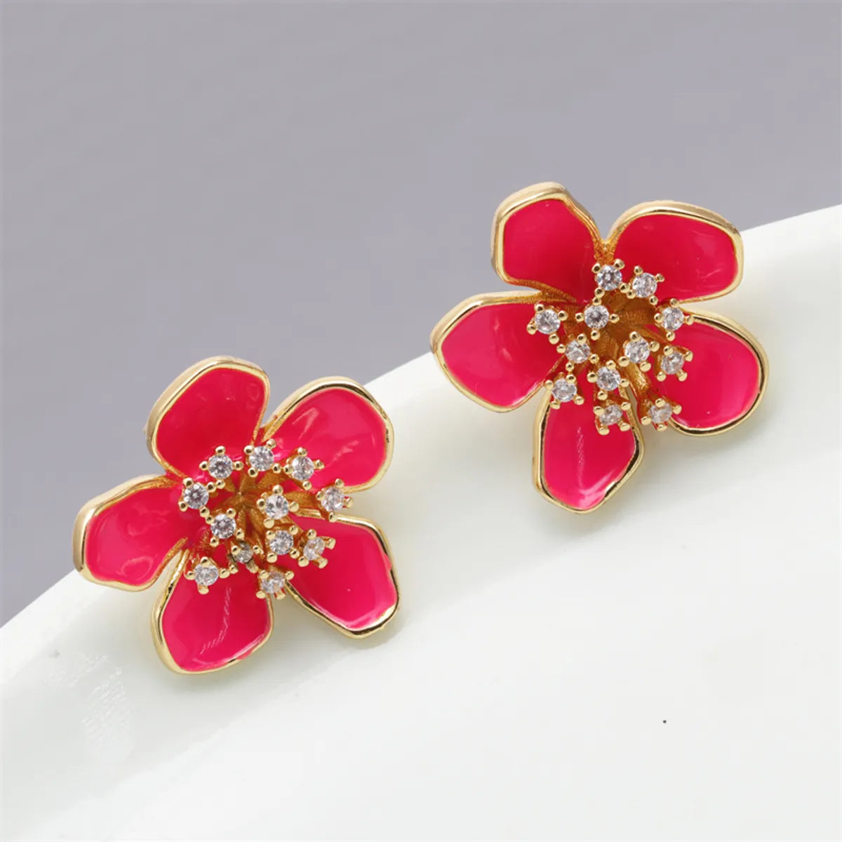 1 Pair Elegant Flower Petal Enamel Inlay Copper Zircon Gold Plated Ear Studs