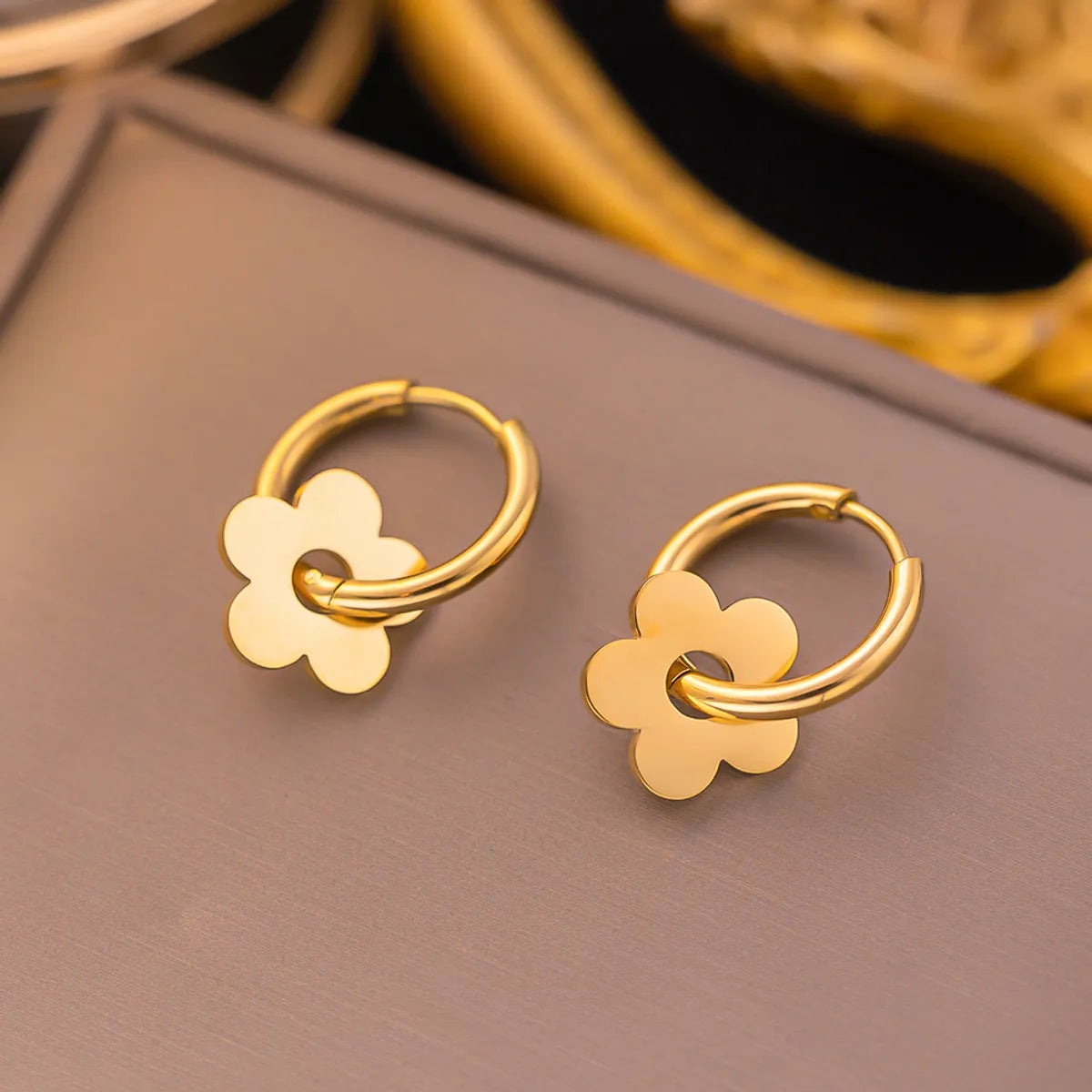 1 Pair Elegant Flower Plating Titanium Steel 18k Gold Plated Earrings