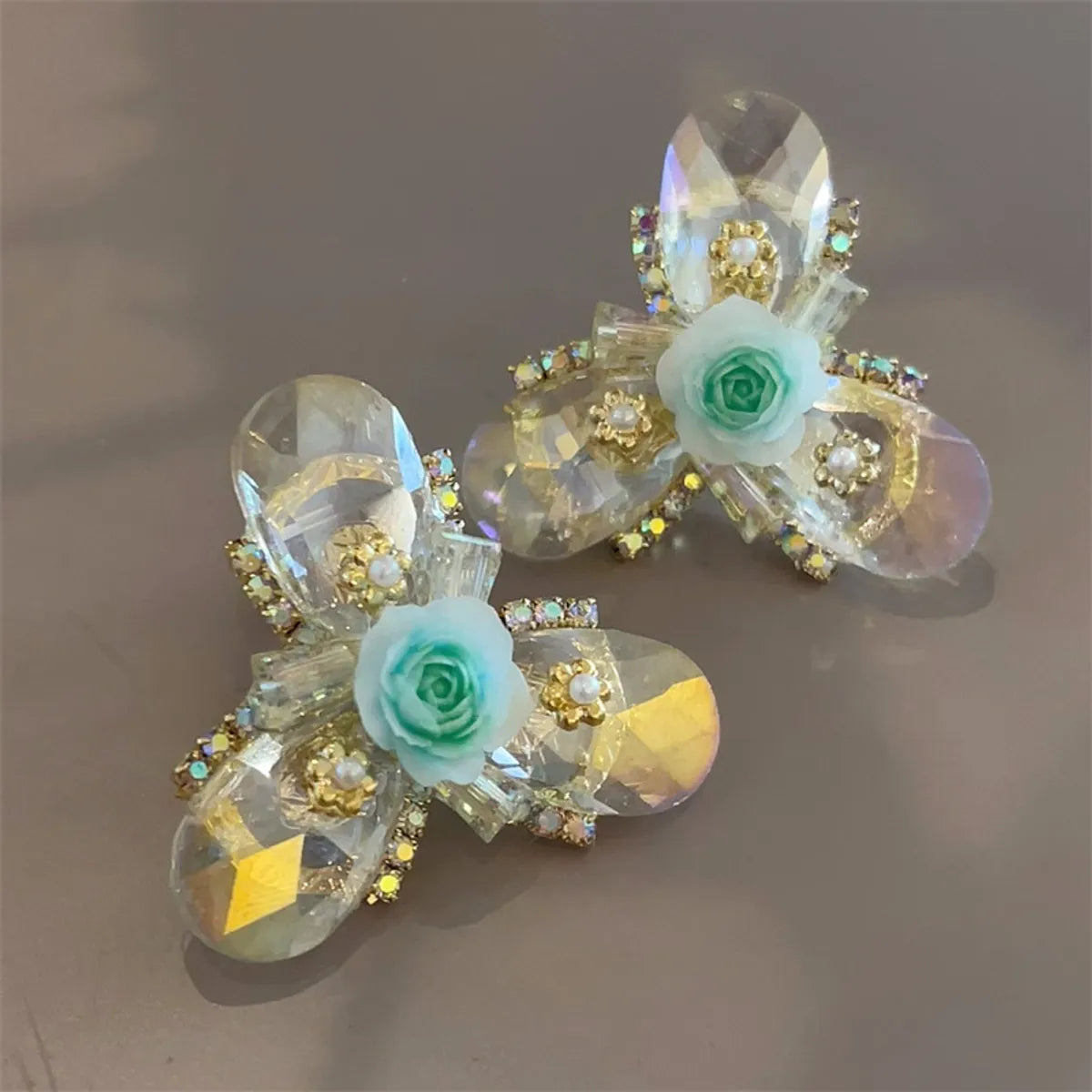 1 Pair Elegant Flower Resin Ear Studs