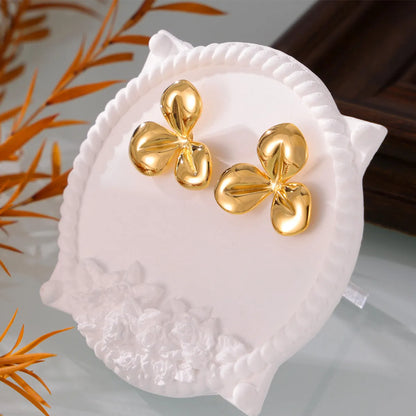 1 Pair Elegant French Style Simple Style Flower Carving 304 Stainless Steel 18K Gold Plated Ear Studs