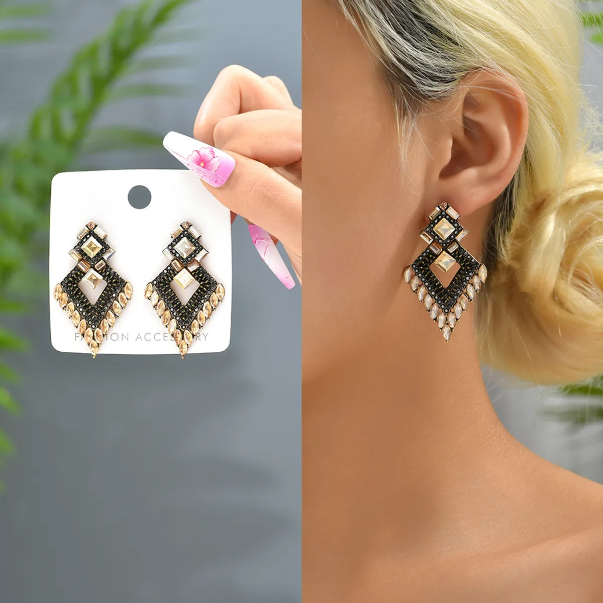 1 Pair Elegant Geometric Argyle Inlay Alloy Glass Ear Studs