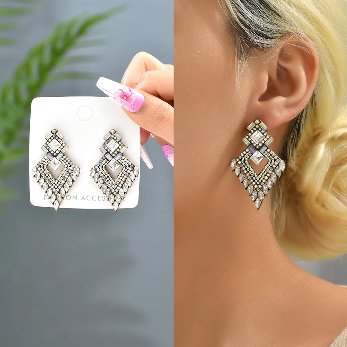 1 Pair Elegant Geometric Argyle Inlay Alloy Glass Ear Studs