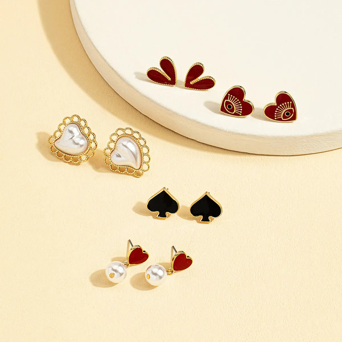 1 Pair Elegant Geometric Heart Shape Plating Alloy Ear Studs