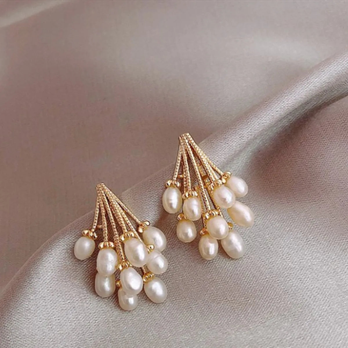 1 Pair Elegant Geometric Plating Inlay Alloy Artificial Pearls Gold Plated Ear Studs