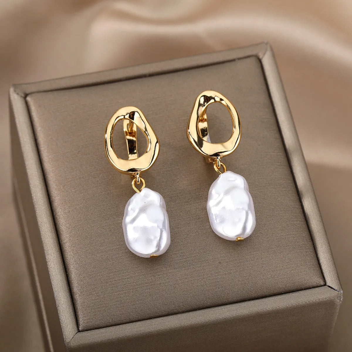 1 Pair Elegant Geometric Plating Inlay Freshwater Pearl Copper Zircon Drop Earrings