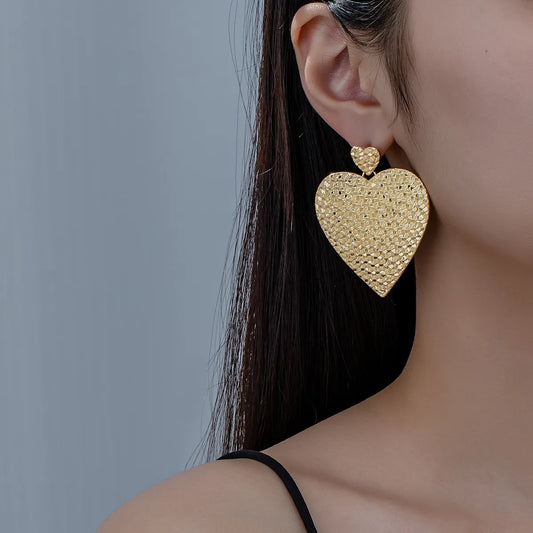 1 Pair Elegant Glam Exaggerated Heart Shape Alloy Gold Plated Drop Earrings