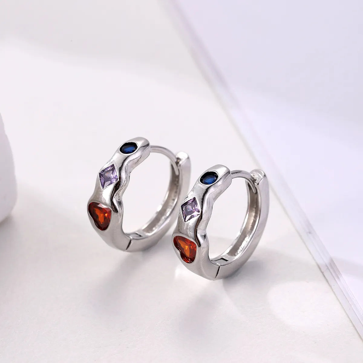 1 Pair Elegant Glam Heart Shape Copper Zircon Silver Plated Hoop Earrings