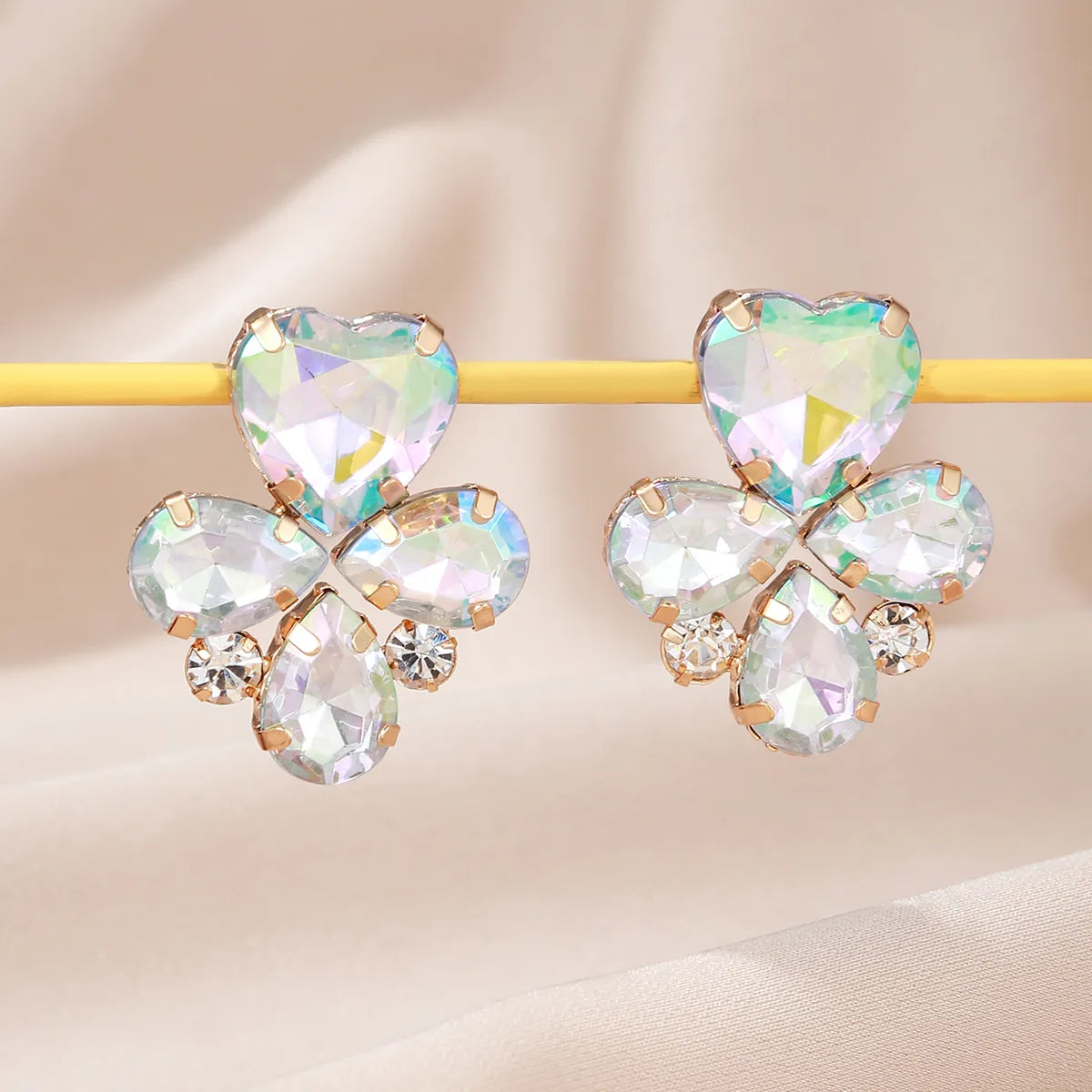 1 Pair Elegant Glam Heart Shape Inlay Arylic Rhinestones Gold Plated Ear Studs