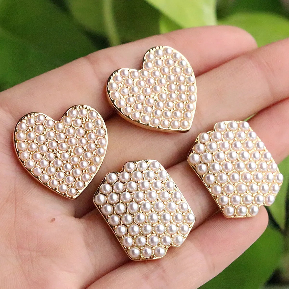 1 Pair Elegant Glam Heart Shape Plating Inlay Copper Artificial Pearls 18k Gold Plated Ear Studs