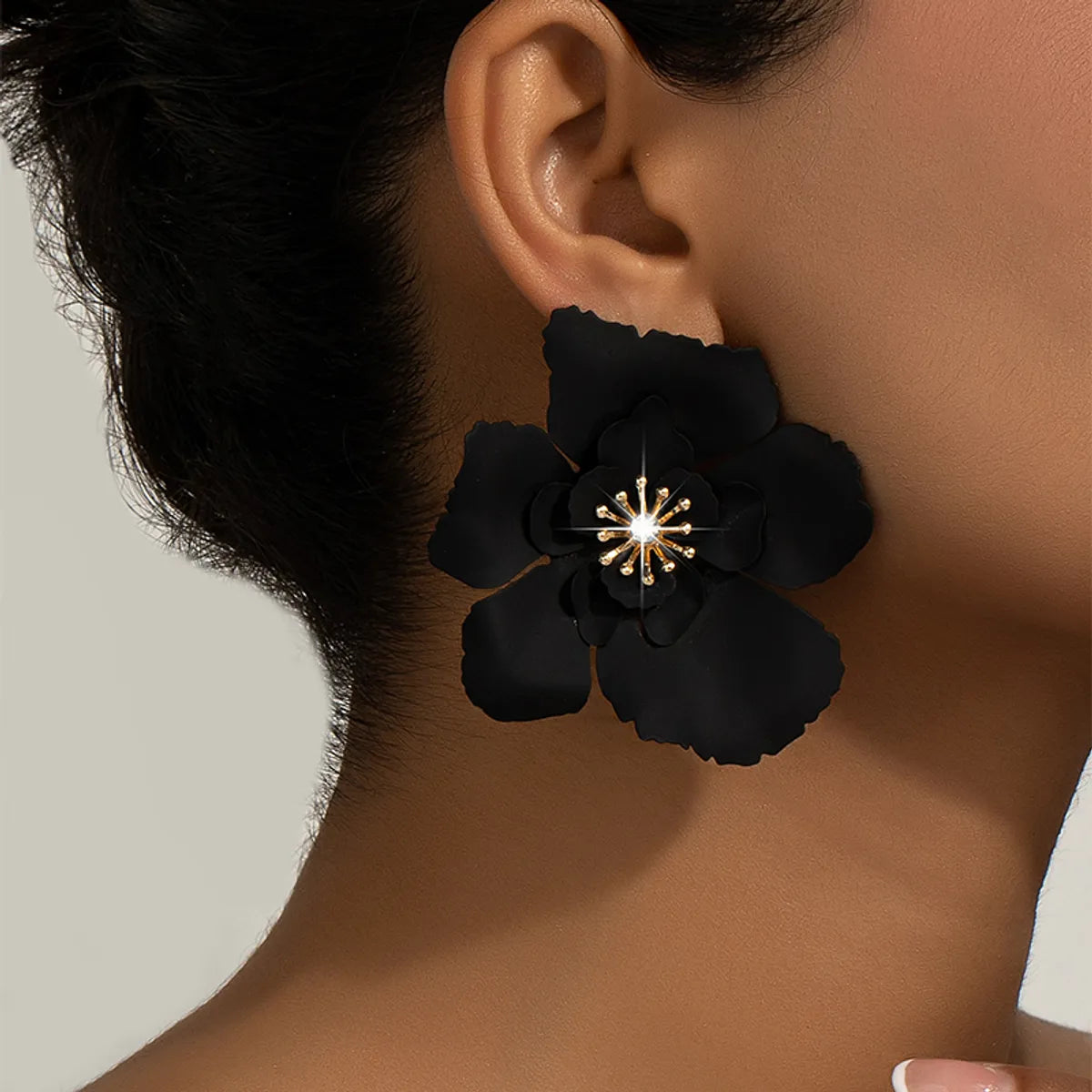 1 Pair Elegant Glam Lady Flower Plating Inlay Ferroalloy Artificial Pearls 14k Gold Plated Ear Studs