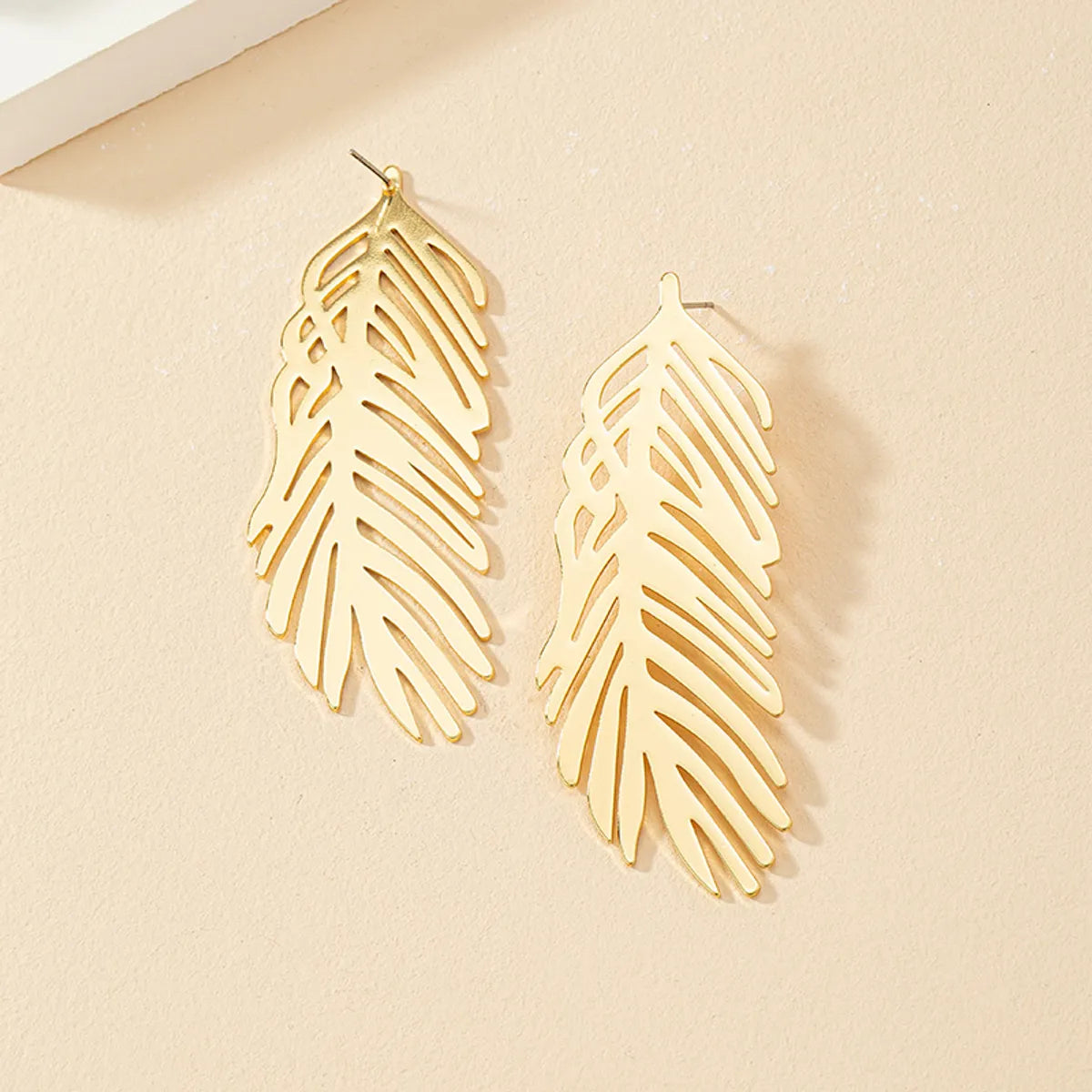 1 Pair Elegant Glam Lady Leaf Plating Hollow Out Alloy 14k Gold Plated Ear Studs