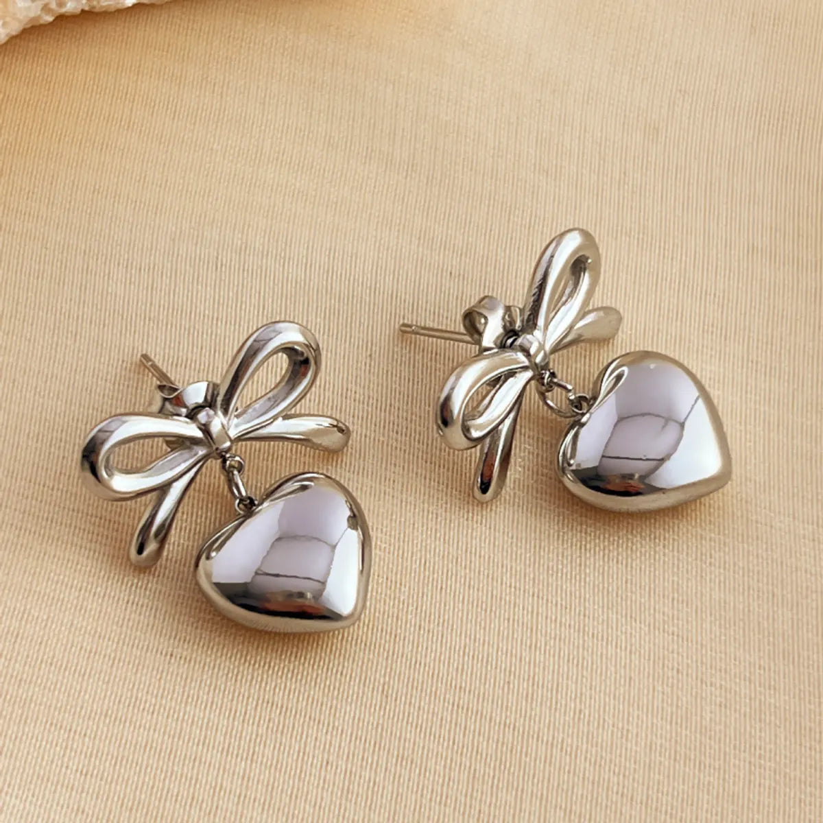 1 Pair Elegant Glam Luxurious Heart Shape Bow Knot Plating 304 Stainless Steel 18K Gold Plated Dangling Earrings