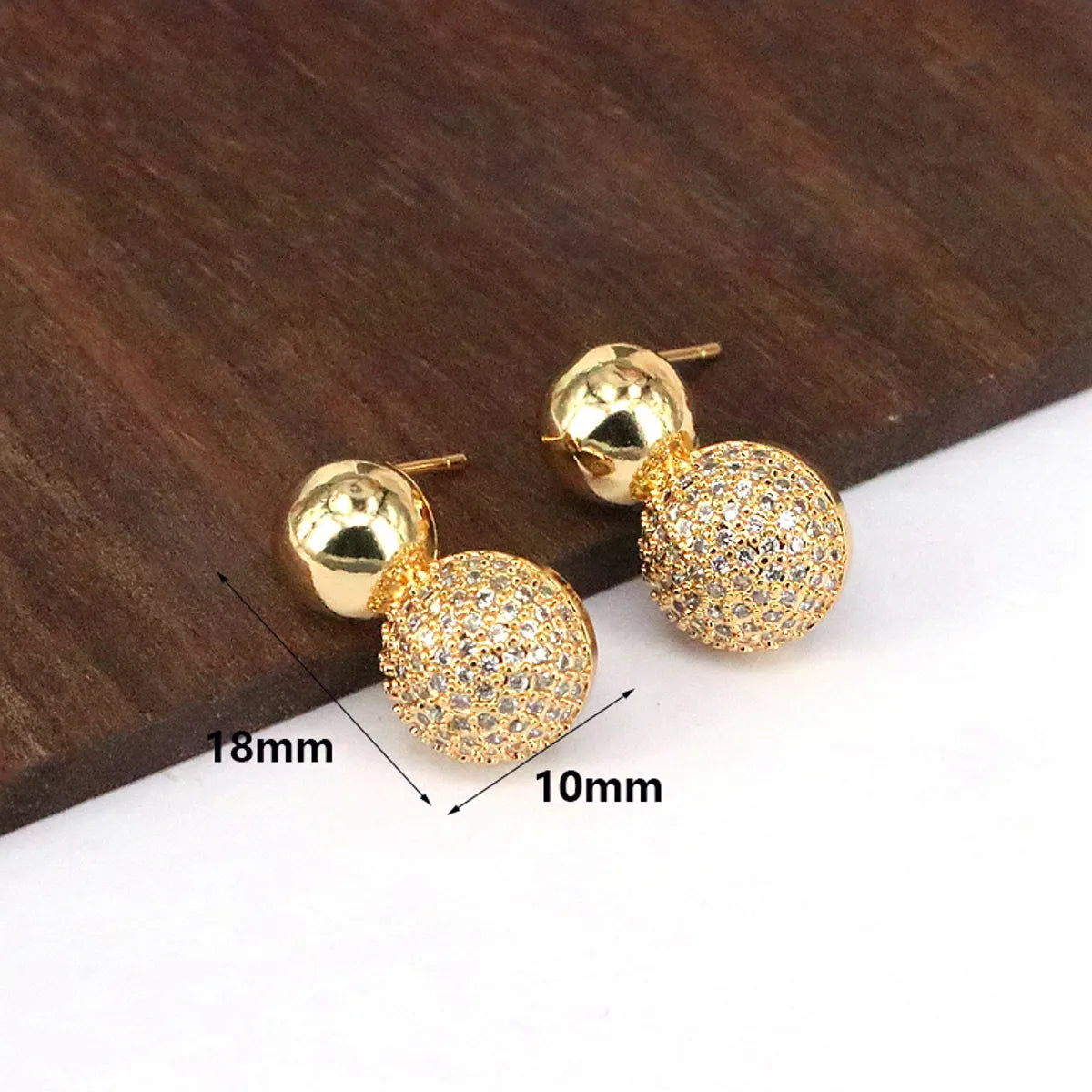 1 Pair Elegant Glam Round Plating Inlay Copper Artificial Pearls Rhinestones 18k Gold Plated Silver Plated Ear Studs