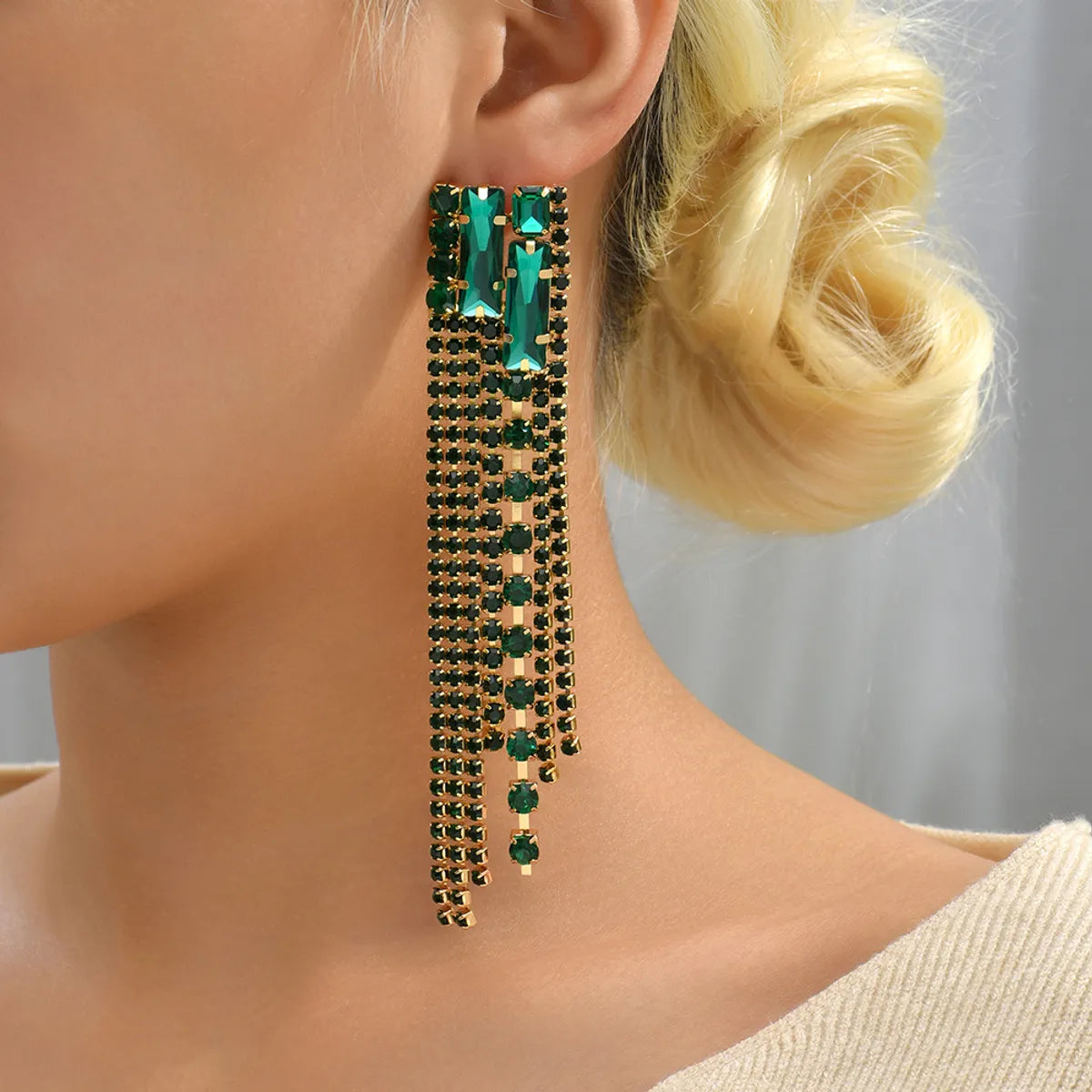 1 Pair Elegant Glam Shiny Geometric Tassel Plating Inlay Zinc Alloy Rhinestones Drop Earrings