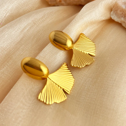 1 Pair Elegant Hawaiian Lady Maple Leaf Ginkgo Leaf Polishing Plating Inlay 304 Stainless Steel Artificial Pearls 18K Gold Plated Drop Earrings