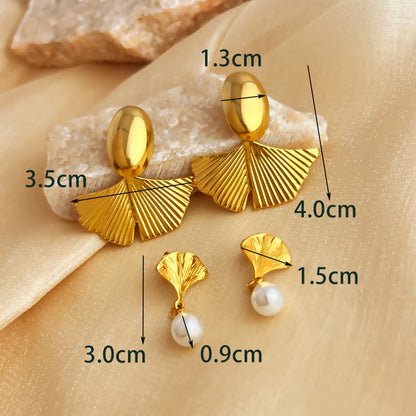 1 Pair Elegant Hawaiian Lady Maple Leaf Ginkgo Leaf Polishing Plating Inlay 304 Stainless Steel Artificial Pearls 18K Gold Plated Drop Earrings