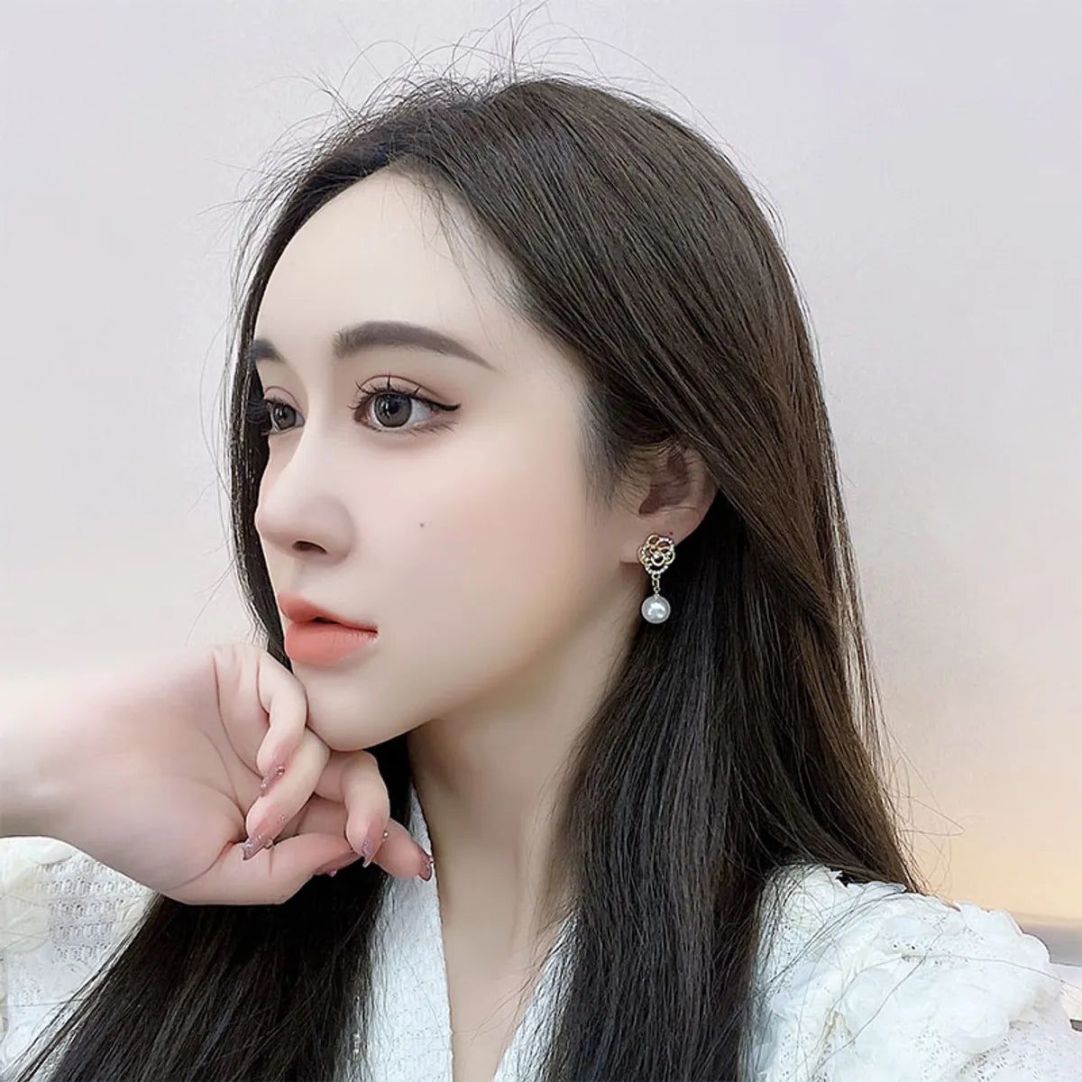 1 Pair Elegant Korean Style Flower Inlay Imitation Pearl Alloy Artificial Rhinestones Gold Plated Drop Earrings