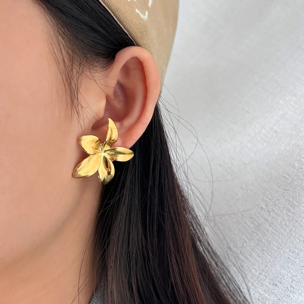 1 Pair Elegant Lady Classic Style Flower Inlay 304 Stainless Steel Copper Artificial Pearls Ear Studs